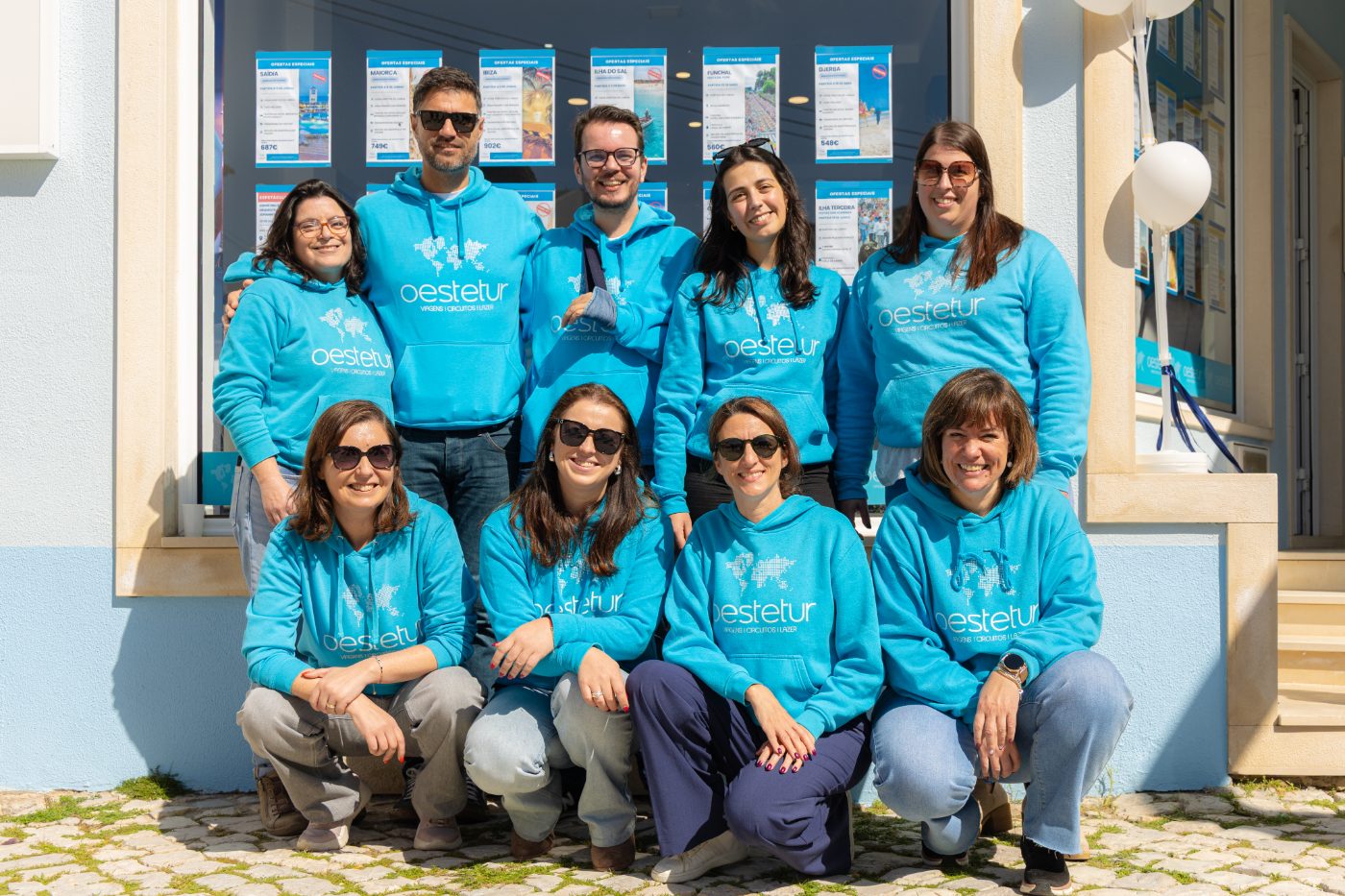 Equipa e clientes da Oestetur em viagem