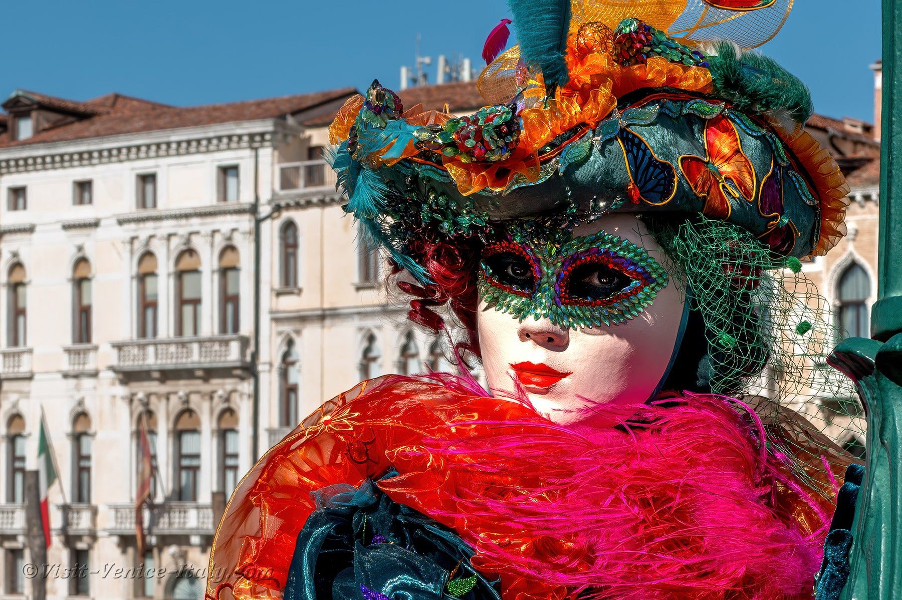 Baile de máscaras num palácio veneziano