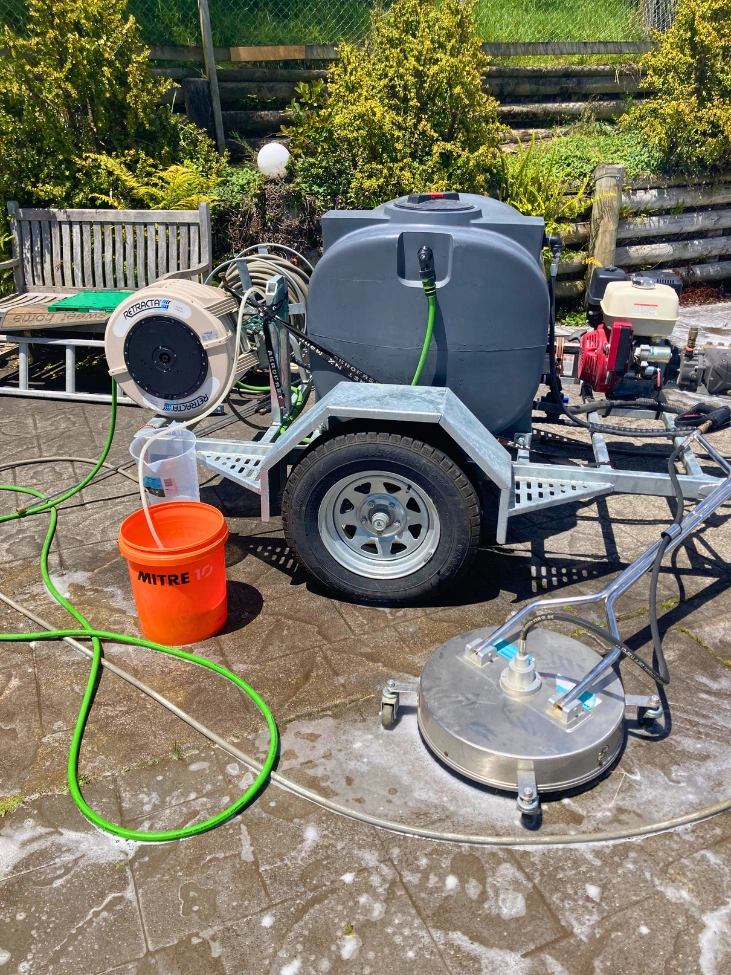 pressure washing a Northland commercial building exterior to remove dirt and grime