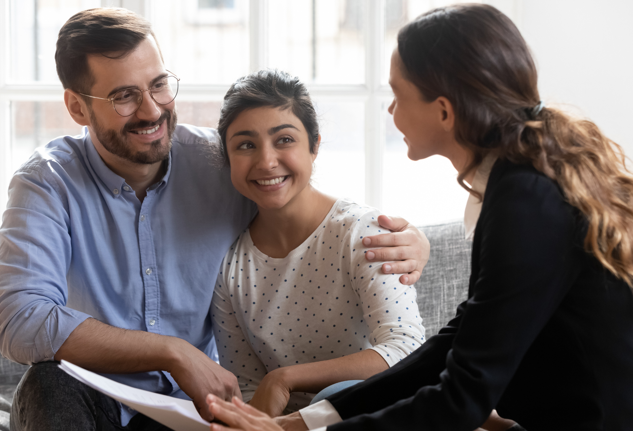 A Strada agent guiding clients home