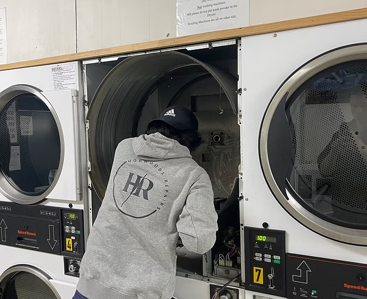 Commercial kitchen equipment servicing