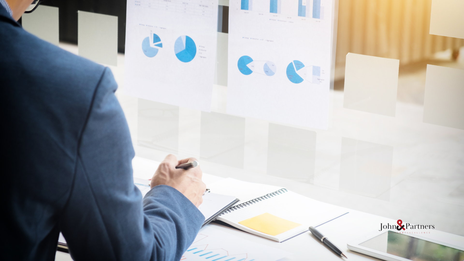 Lãnh đạo doanh nghiệp ra quyết định AI dựa trên KPI được đo lường từ 90 ngày đầu