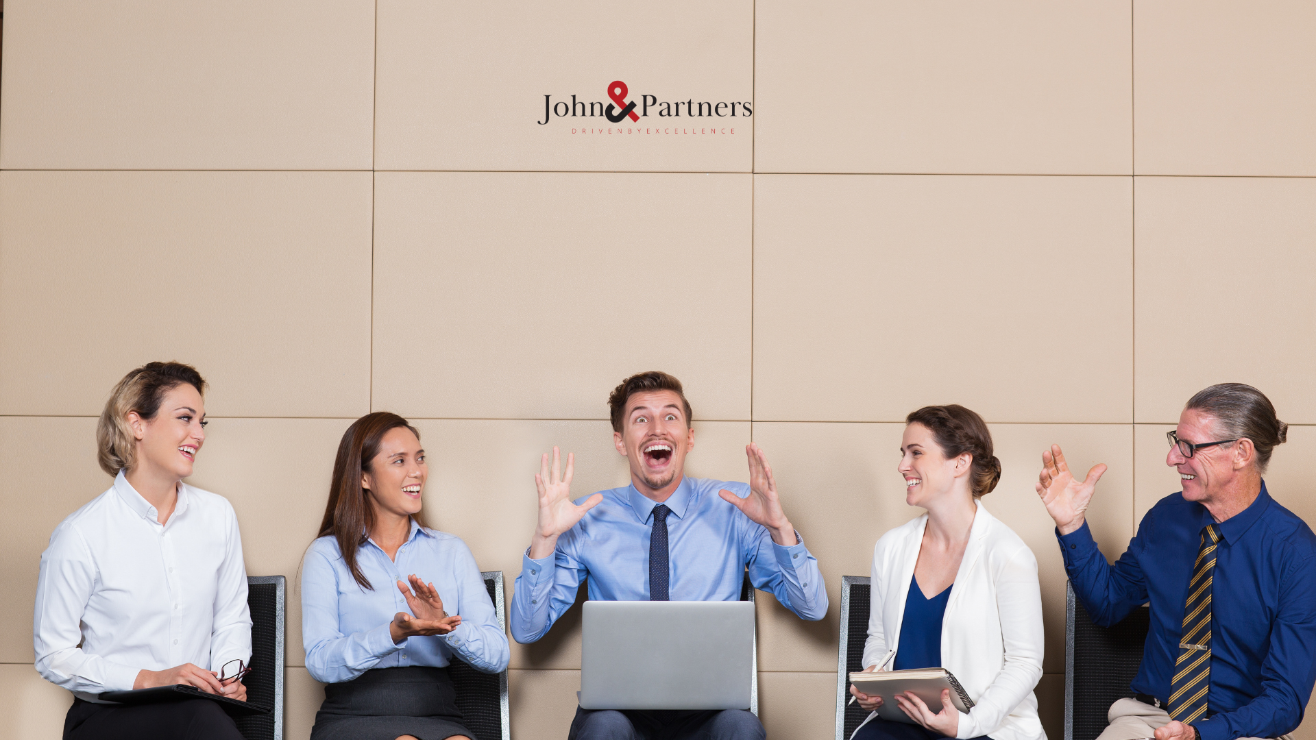 Lãnh đạo doanh nghiệp lắng nghe feedback của nhân viên để giảm kháng cự và tăng chấp nhận AI Lãnh đạo doanh nghiệp lắng nghe feedback của nhân viên để giảm kháng cự và tăng chấp nhận AI