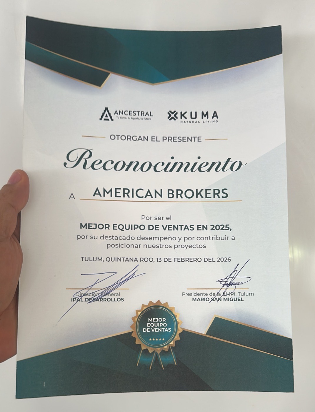 Reconocimiento AMPI a American Brokers, mejor equipo de ventas 2025