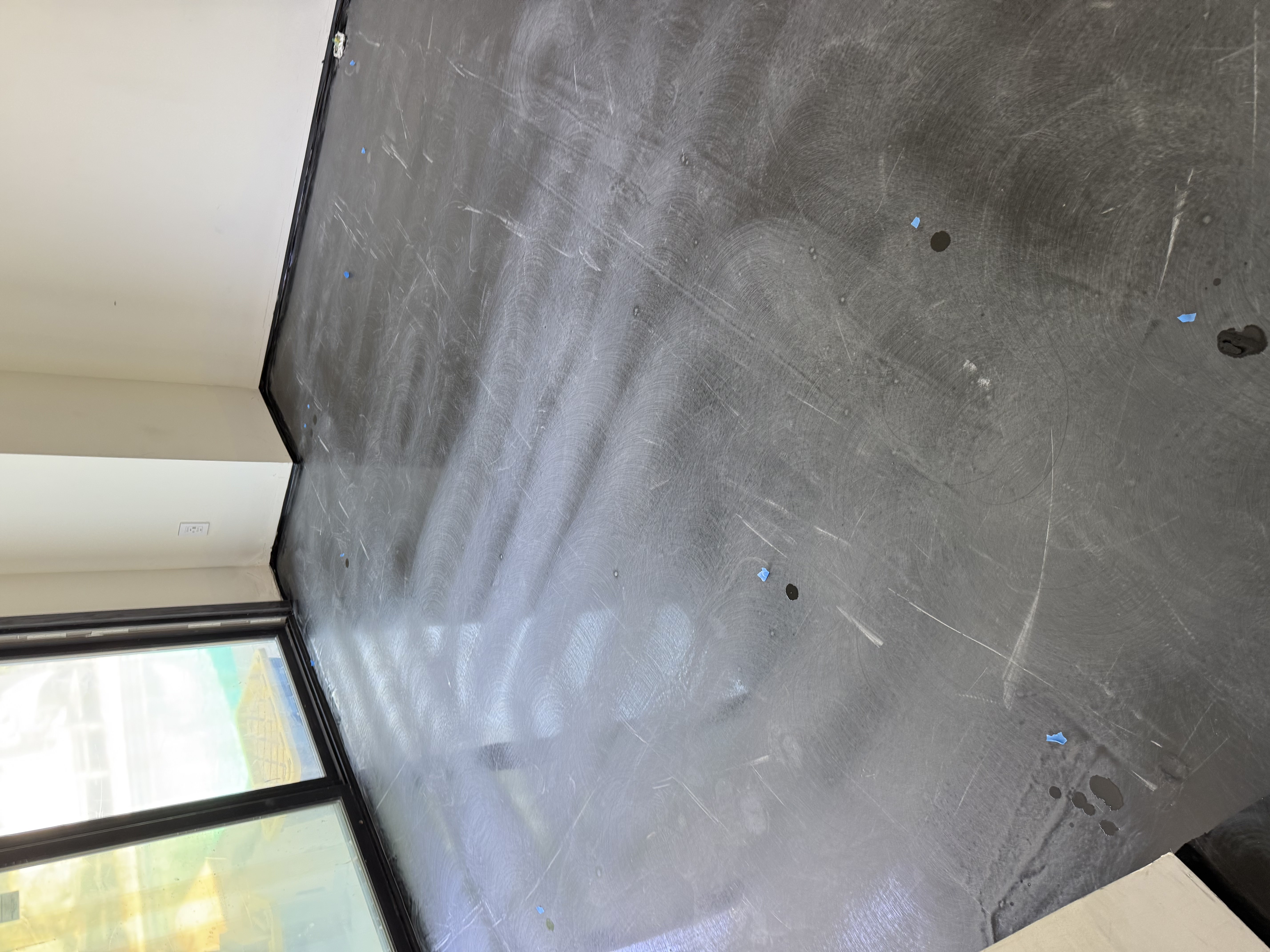 Solid color epoxy coating