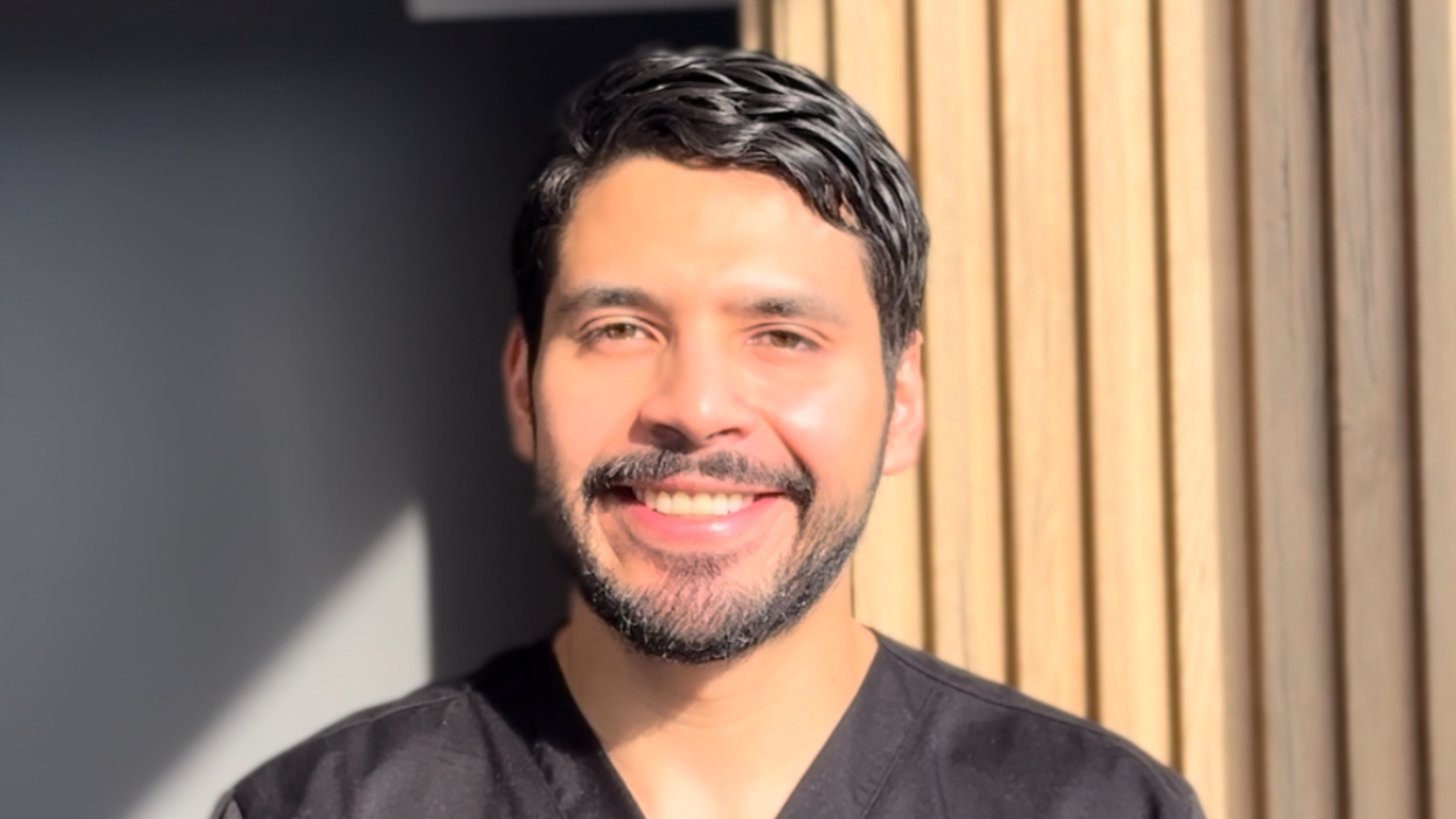 Dr. Sneider Torres, dermatólogo en Medellín