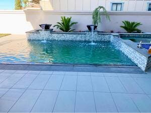 {{ custom_values.service_4 }} in {{custom_values.area_7})