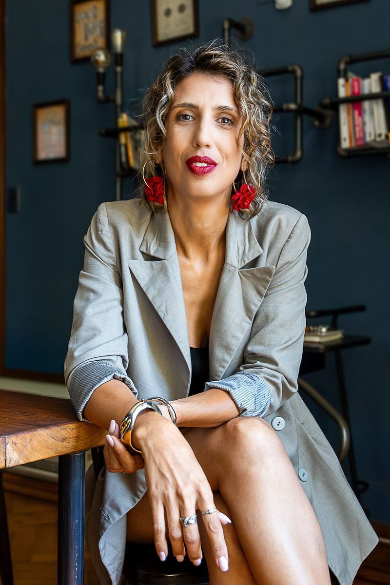 Mel Mazzeo, mentora de marca personal y creadora de Hacedores de Marca™