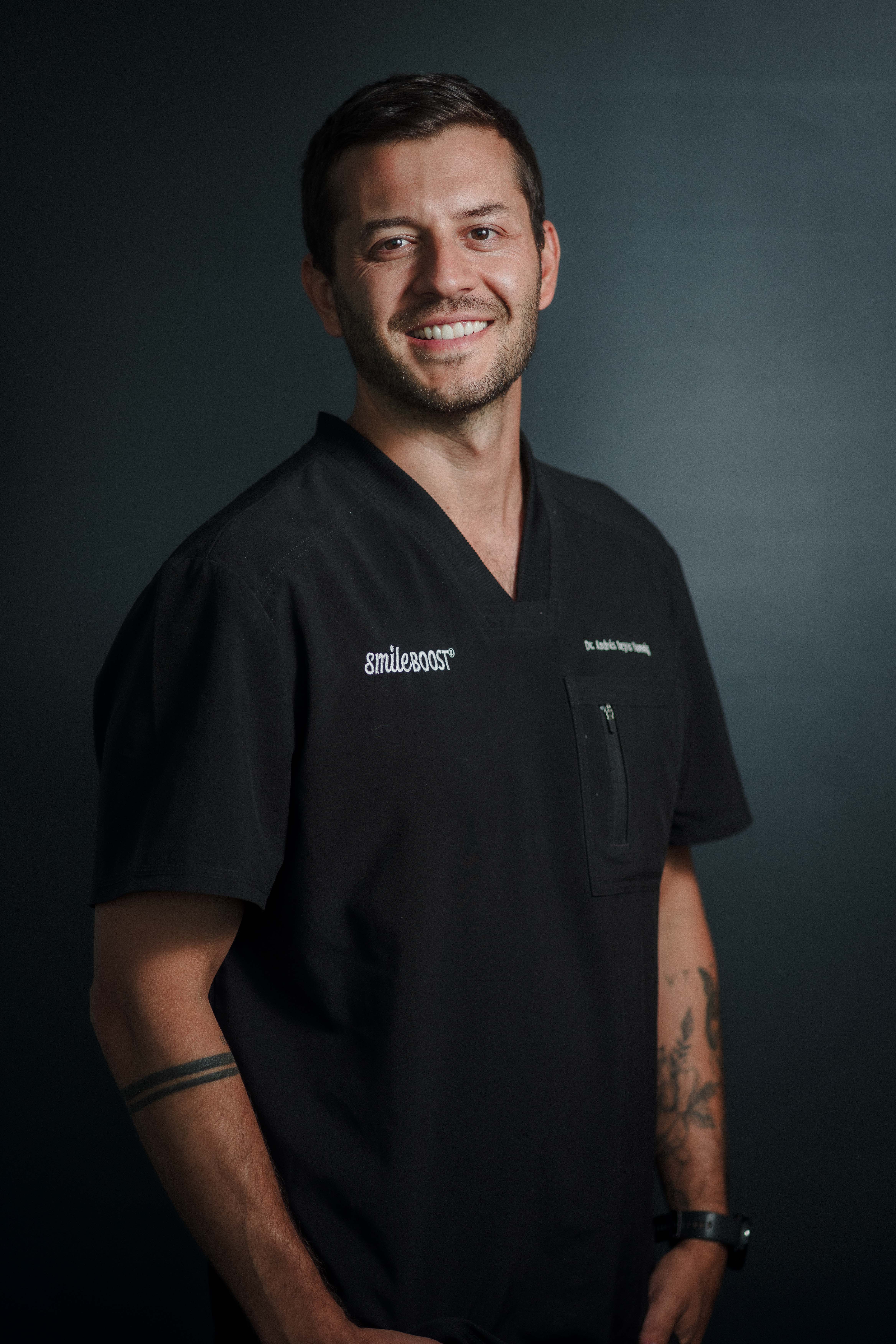 Dr. Andrés Reyes Nannig