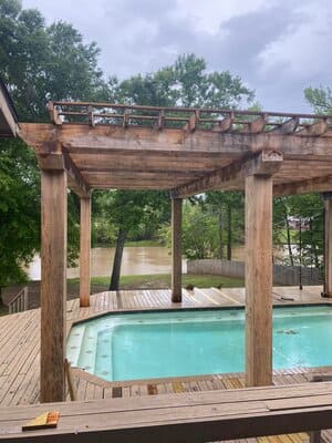 Softwash/window cleaning in Youngsville