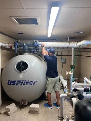 {{ custom_values.service_4 }} in {{custom_values.area_3})