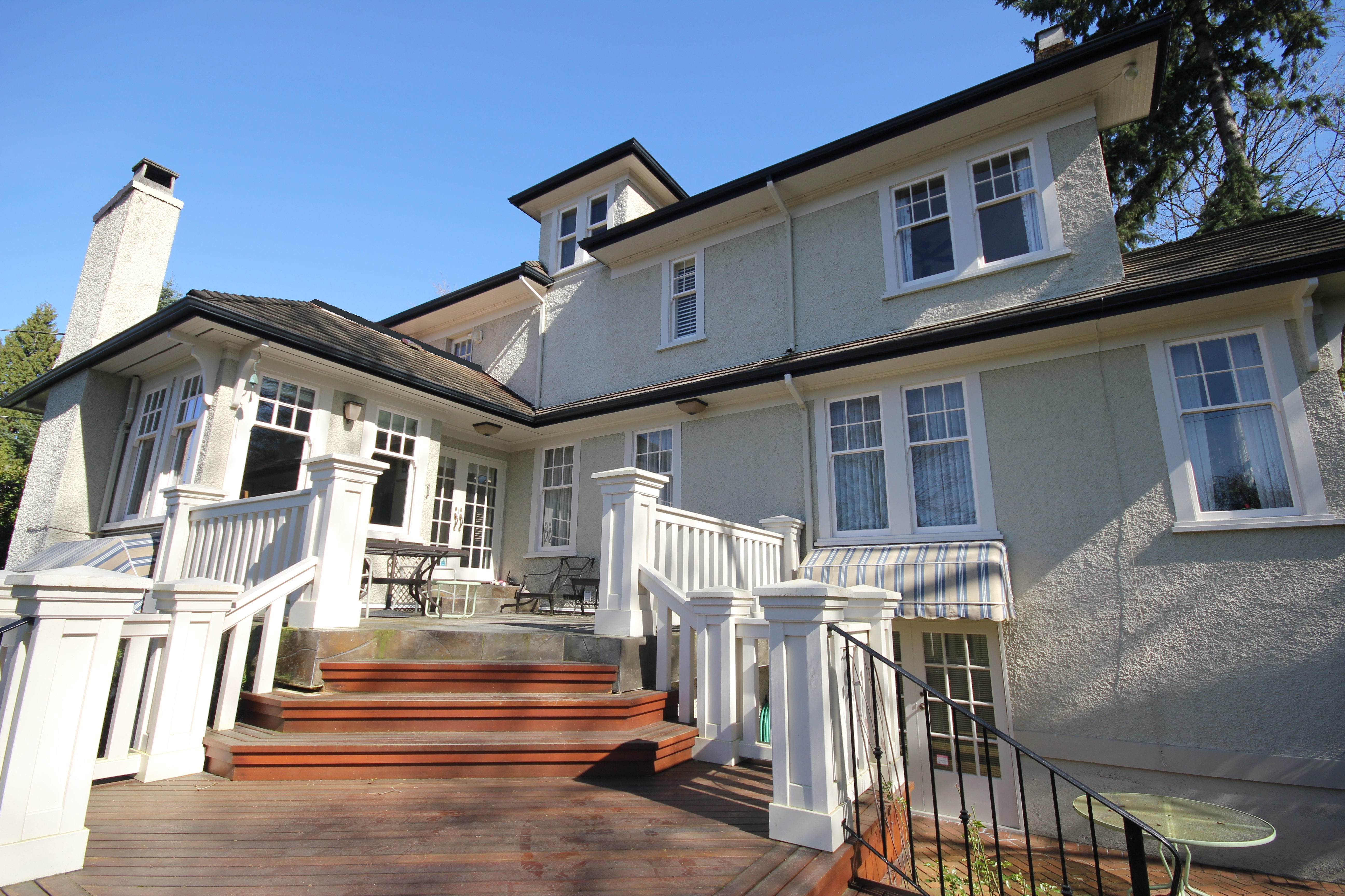 Exterior siding painting