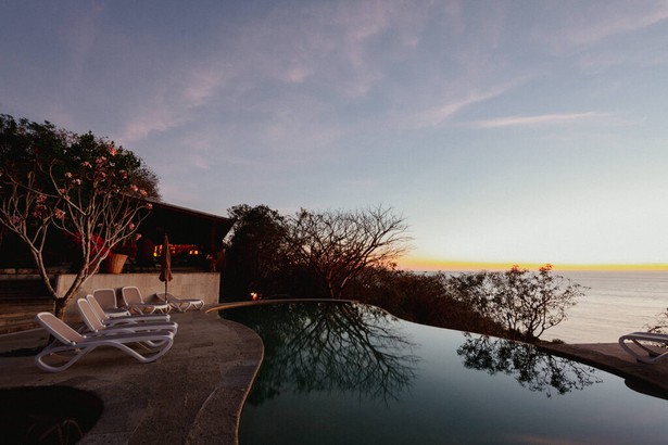 Alberca al atardecer