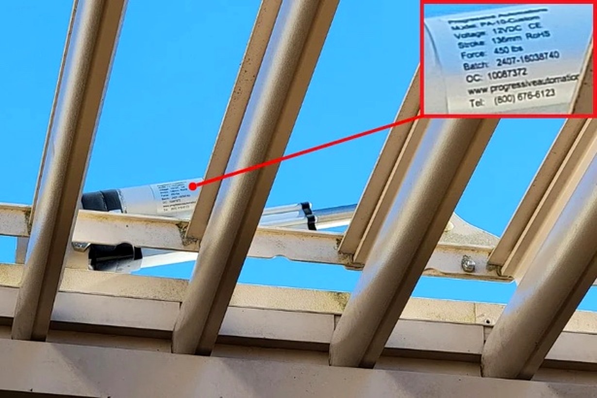 PA-10 actuator installed in pergola louver roof