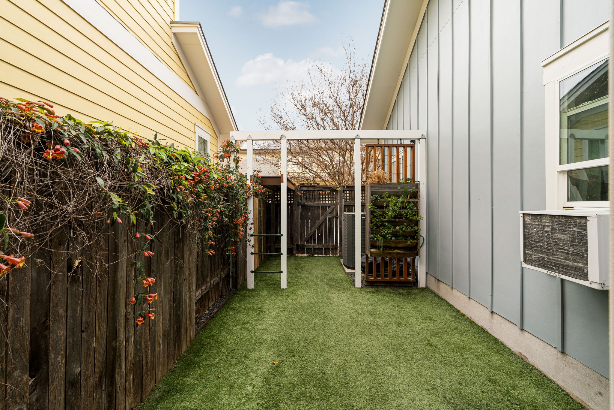 4512 Ruiz Street Outdoor Space