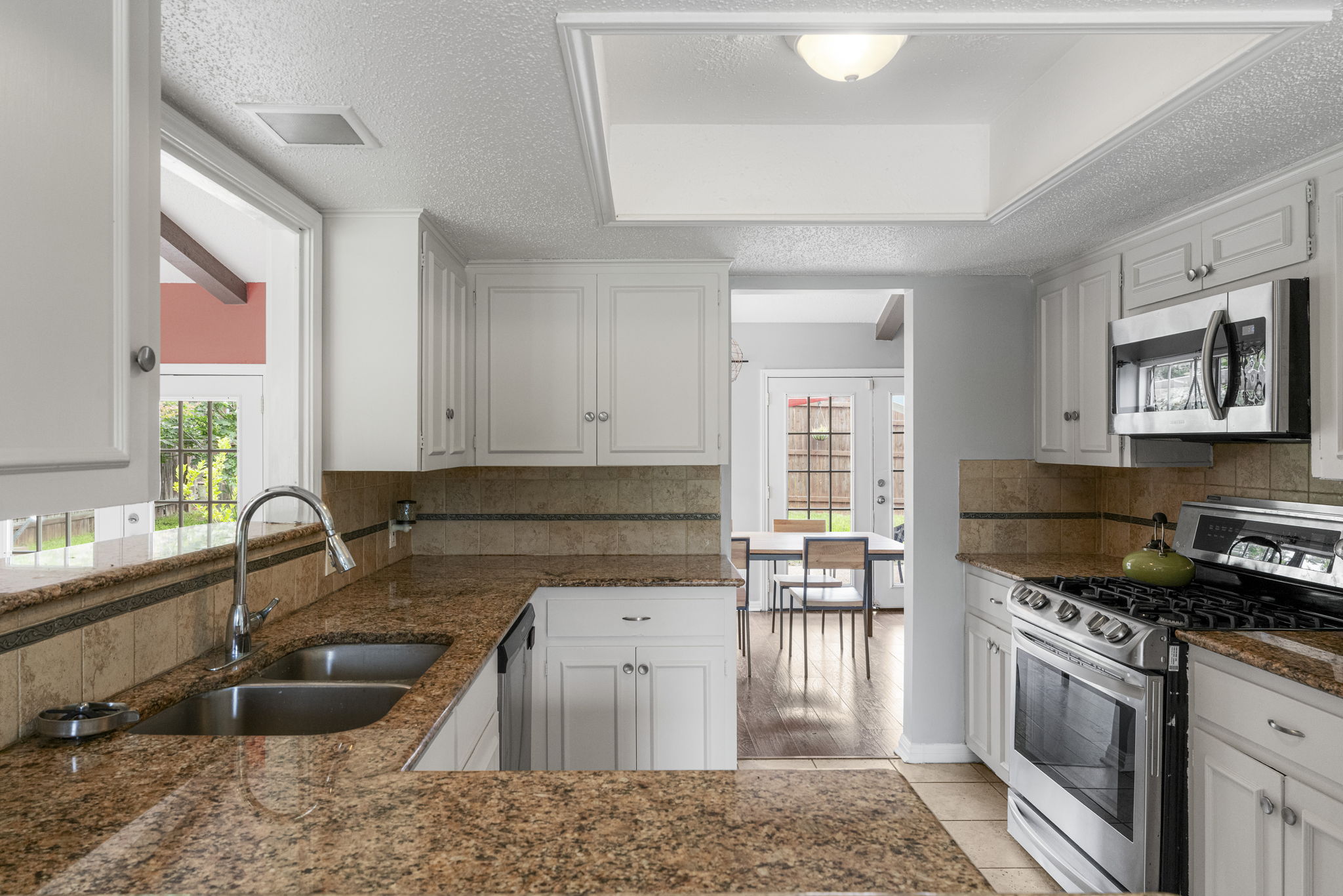 7303 Geneva Drive Kitchen