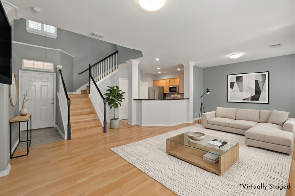 4508 Duval 604 Livingroom
