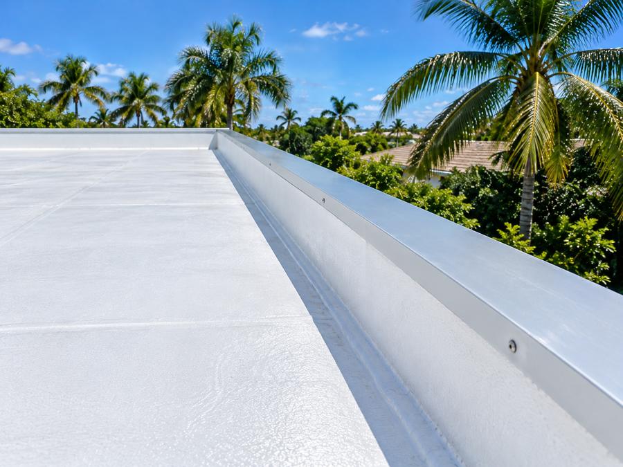 Flat roof edge
