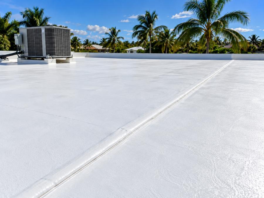 Flat roof seam