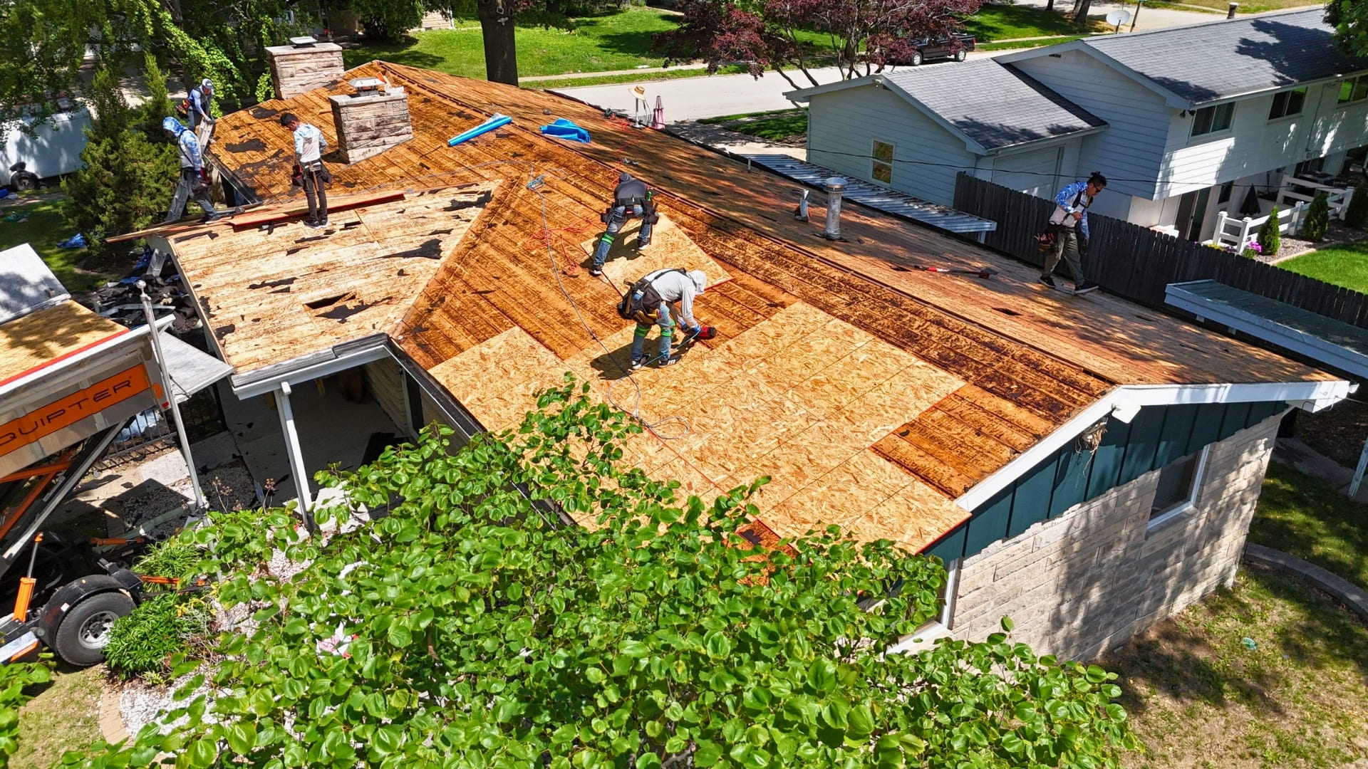Central Illinois roofing services hero