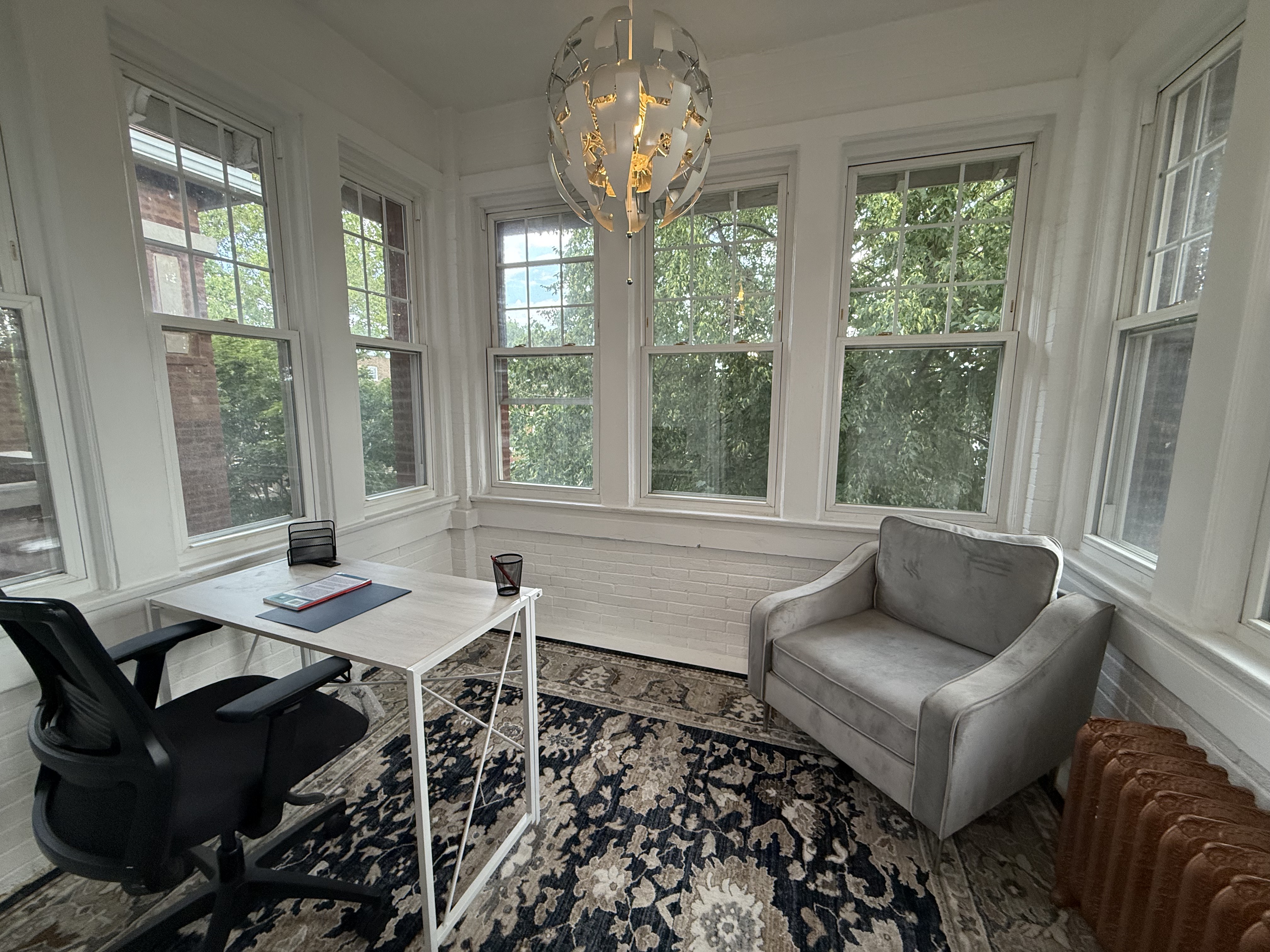 The Vickie - Third Floor - Sun Porch2