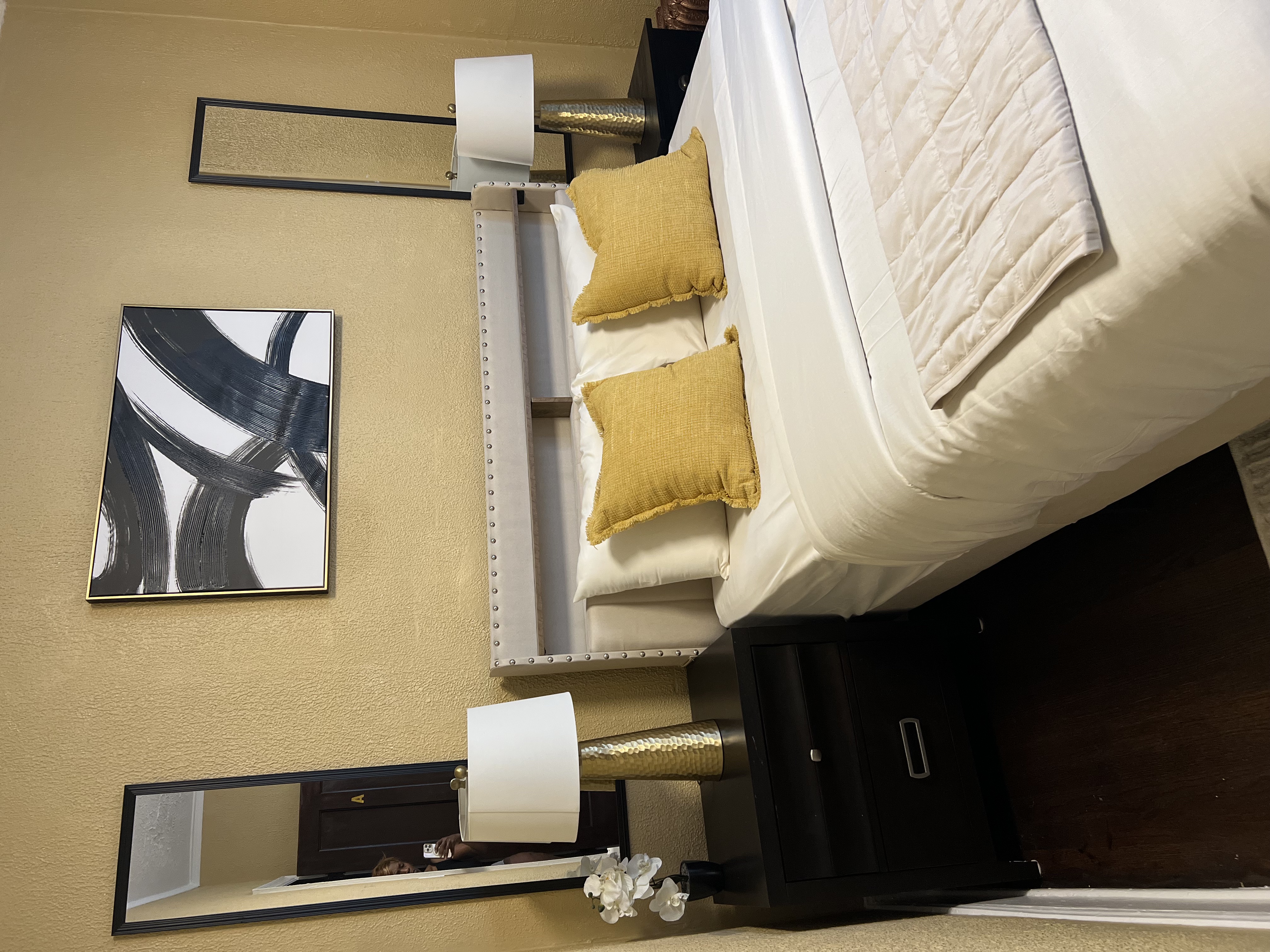 The Vickie - Third Floor - Suite-A2: The Doctorate