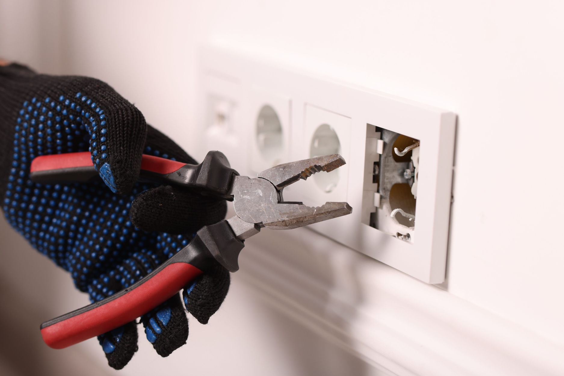 Signs of Dangerous Electrical Wiring in Your Home Signs of Dangerous Electrical Wiring in Your Home