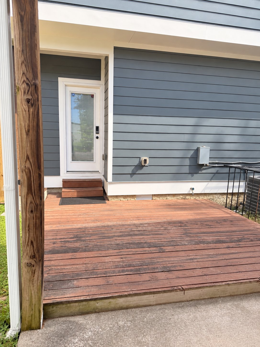Rear patio deck