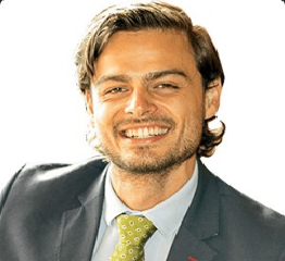 Kike Godoy Forno is the founder of Reciclemos GT, an initiative dedicated to promoting recycling and responsible waste management in Guatemala. Through collaboration with communities, businesses, and environmental organizations, he works to build systems that reduce pollution and promote a circular economy.