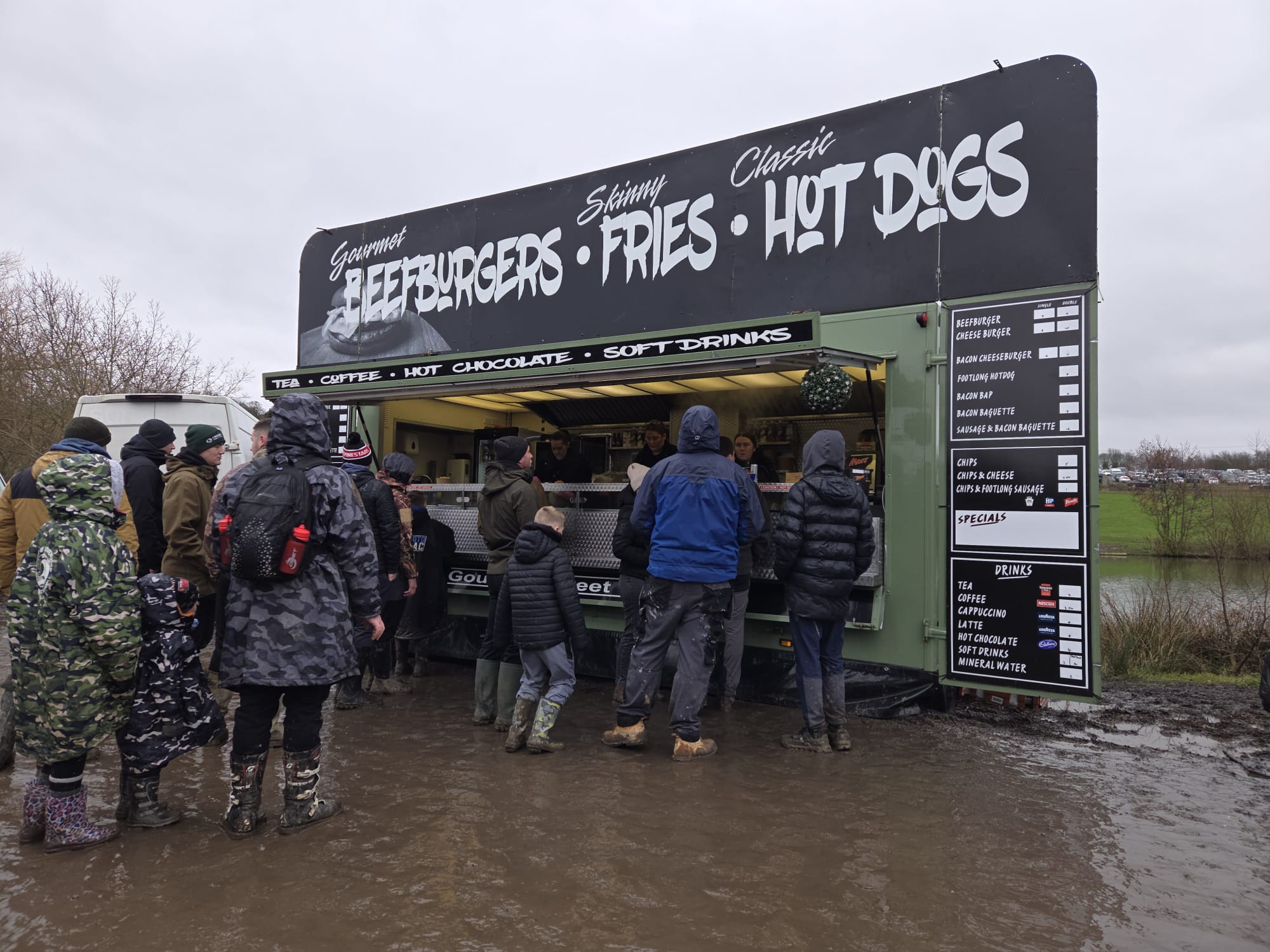 1950' airstream styled fgourmet burger seerved by GSK