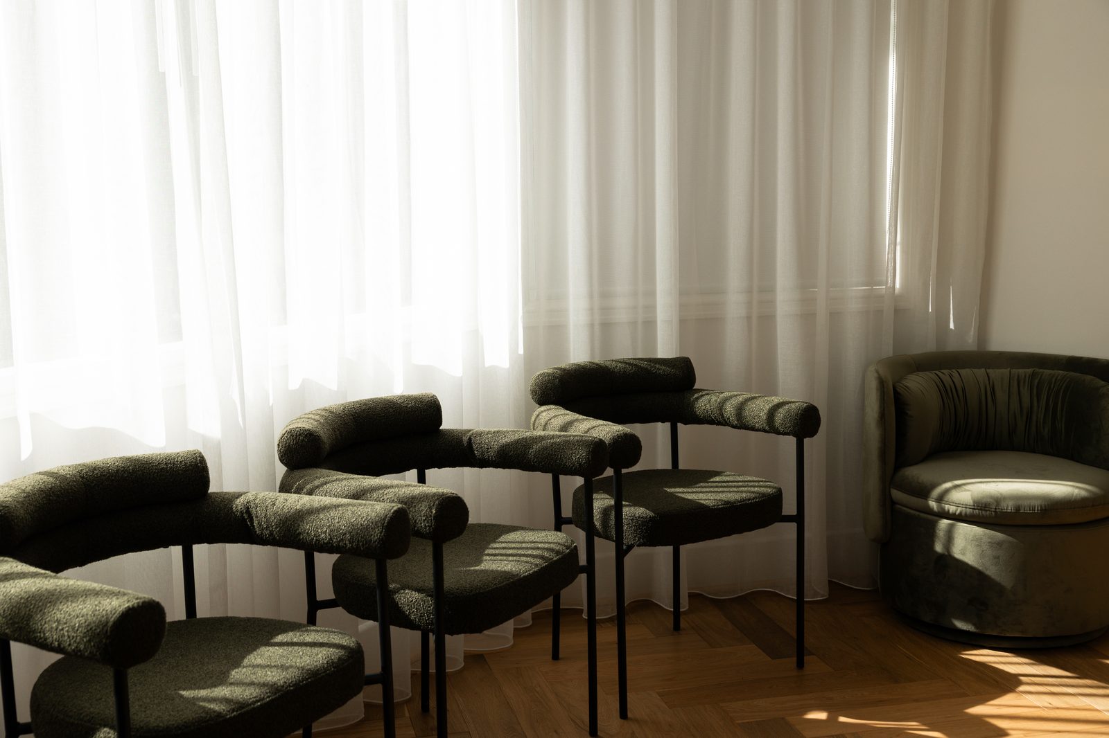 The waiting room at Eltham Cosmetic Clinic