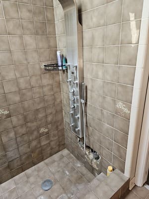 {{ custom_values.service_1 }} in {{custom_values.area_4})