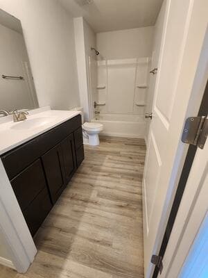 {{ custom_values.service_4 }} in {{custom_values.area_6})