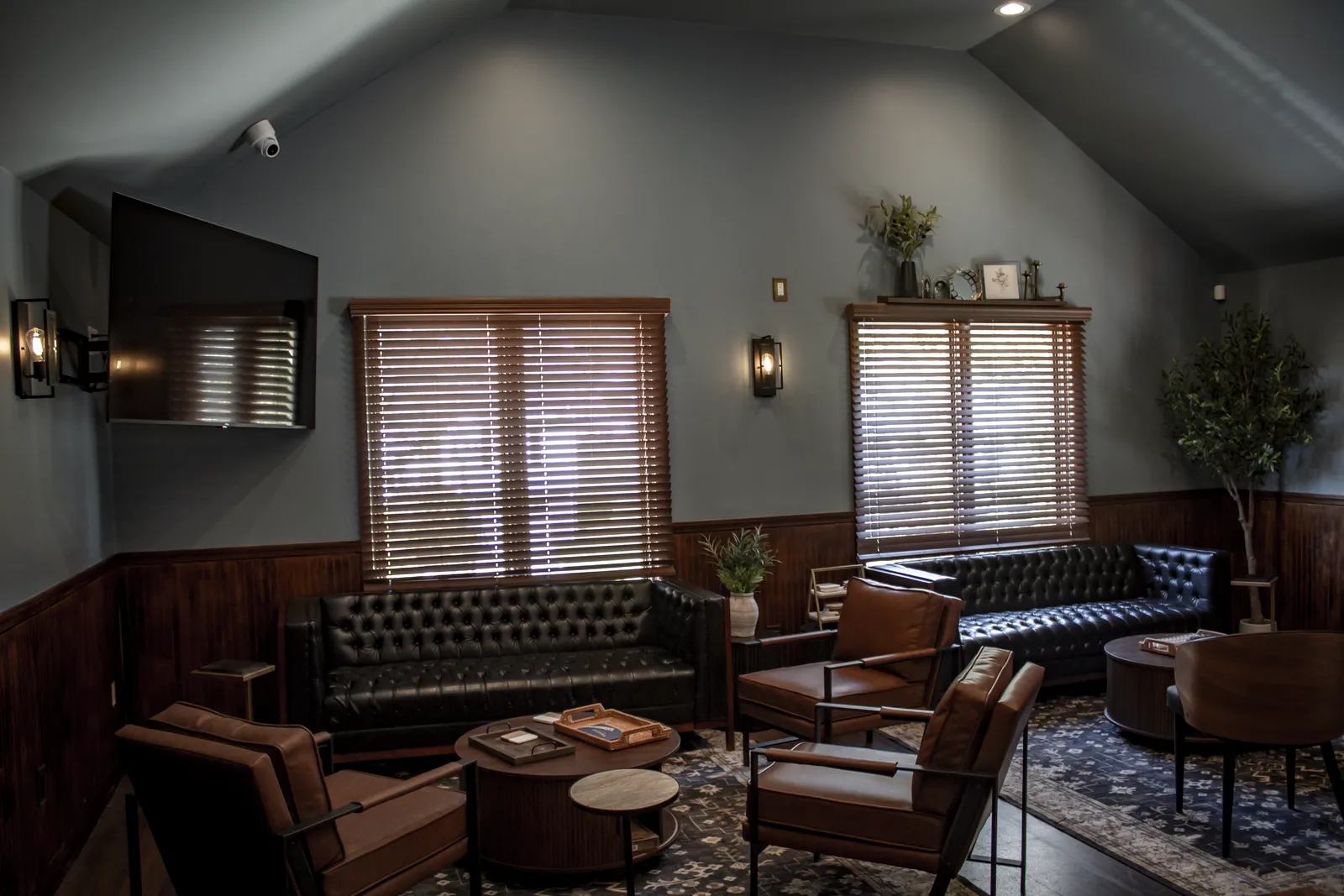 Upstairs Lounge — Lake Drive Tavern