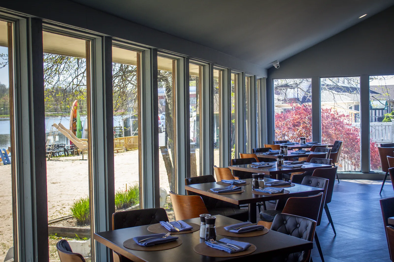 Lake Drive Tavern dining room lake view