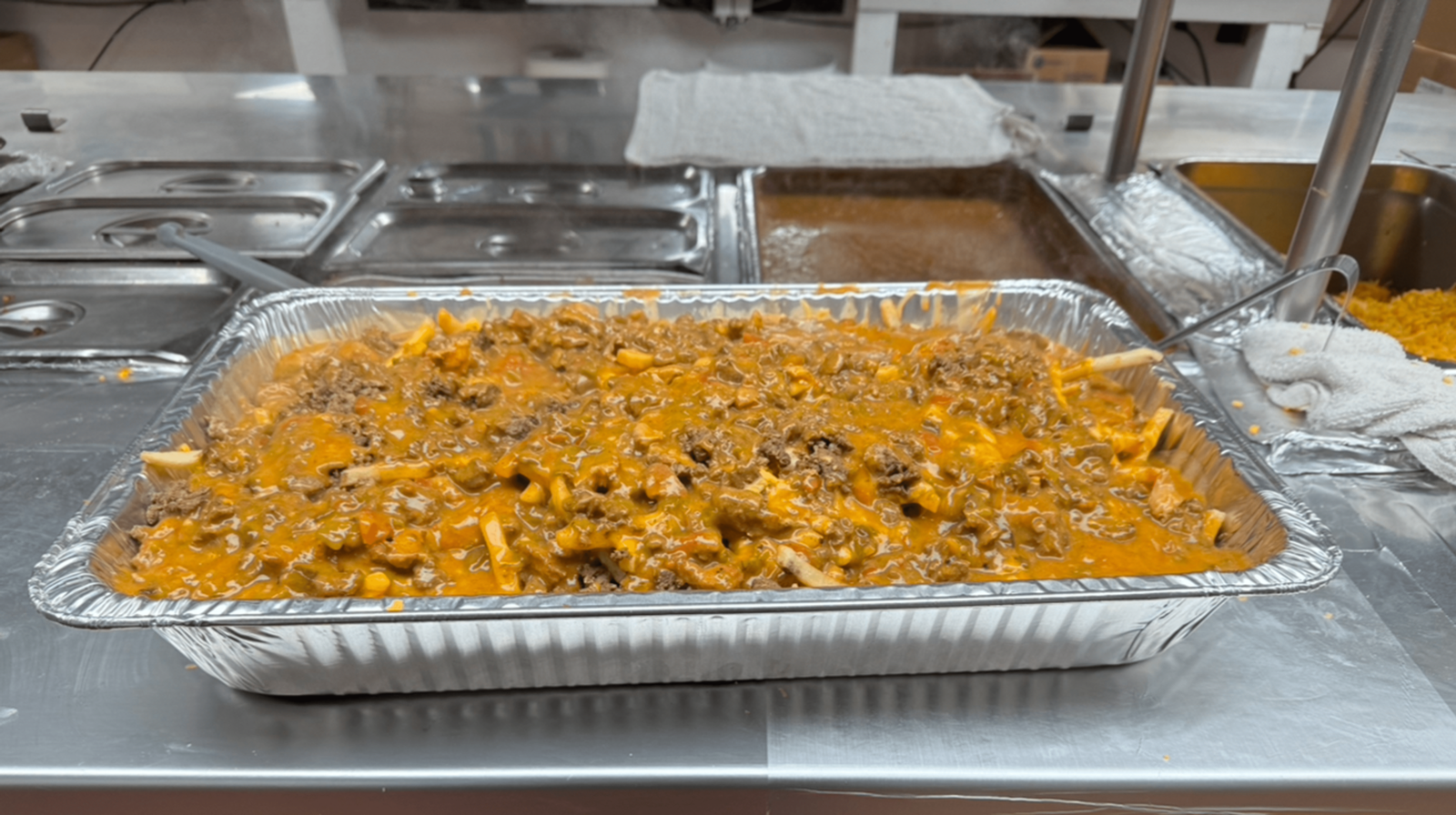 Loaded smothered fry tray