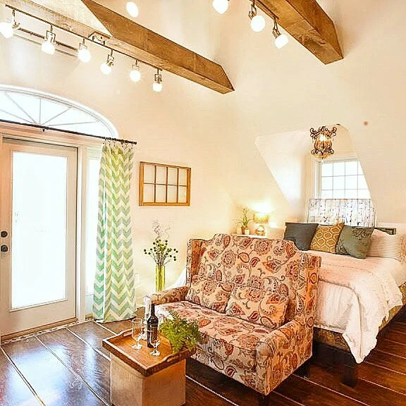 CRVInn River of Dreams Room
