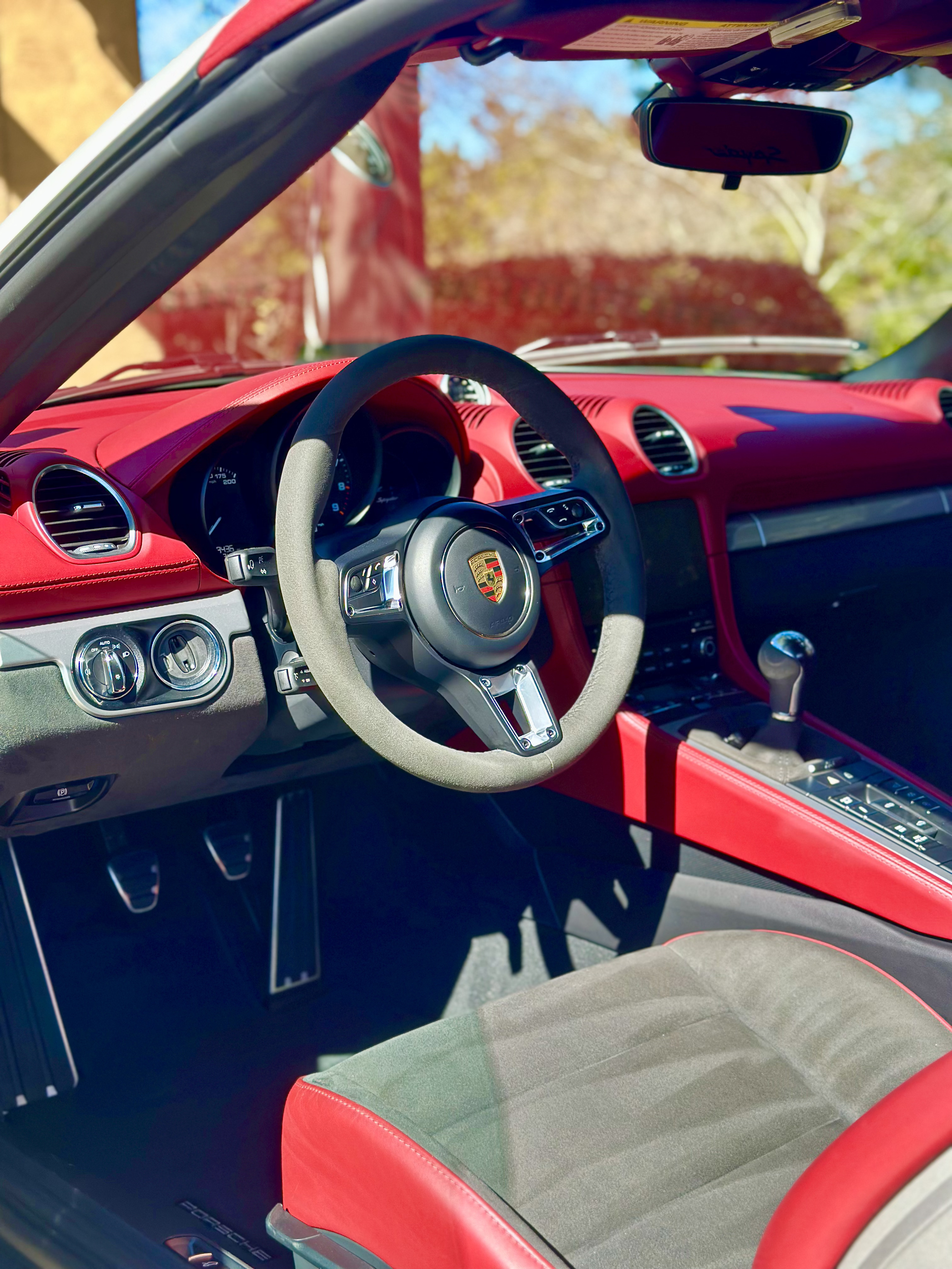 Full interior detail on Porsche at 78006