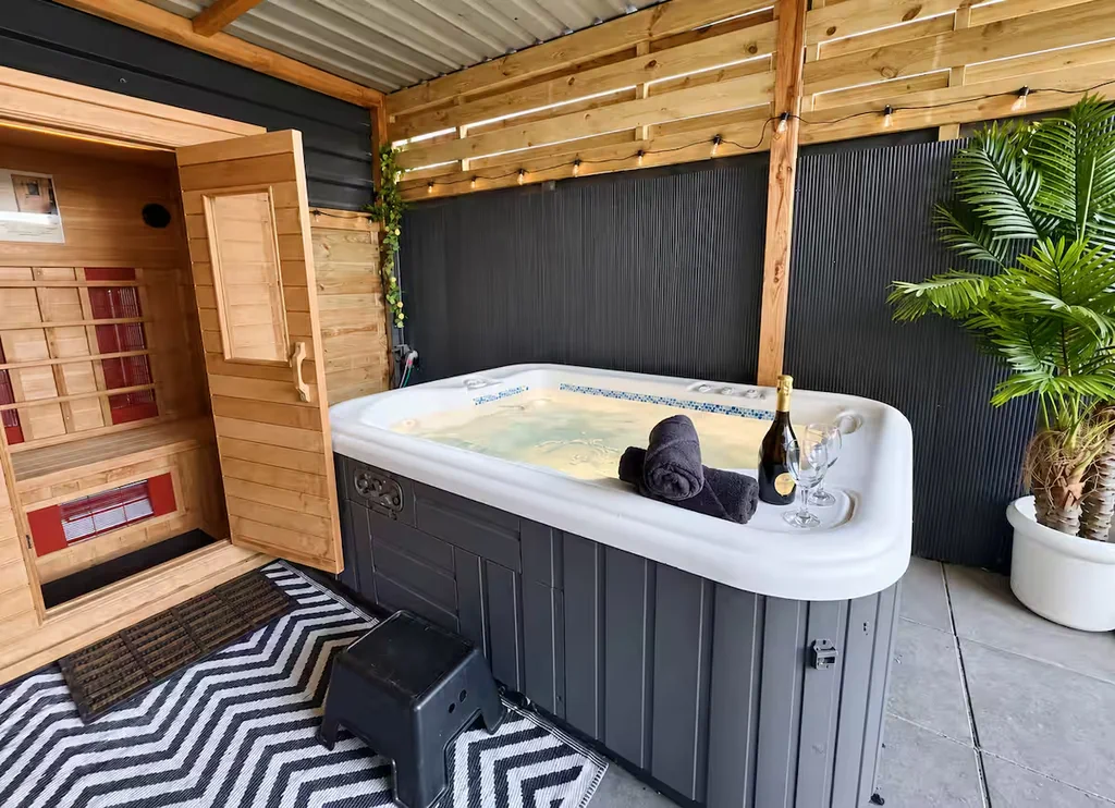 Tiny House Spa – Bubbelbad en sauna