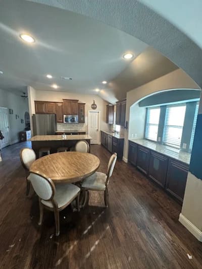 {{ custom_values.service_2 }} in {{custom_values.area_3})