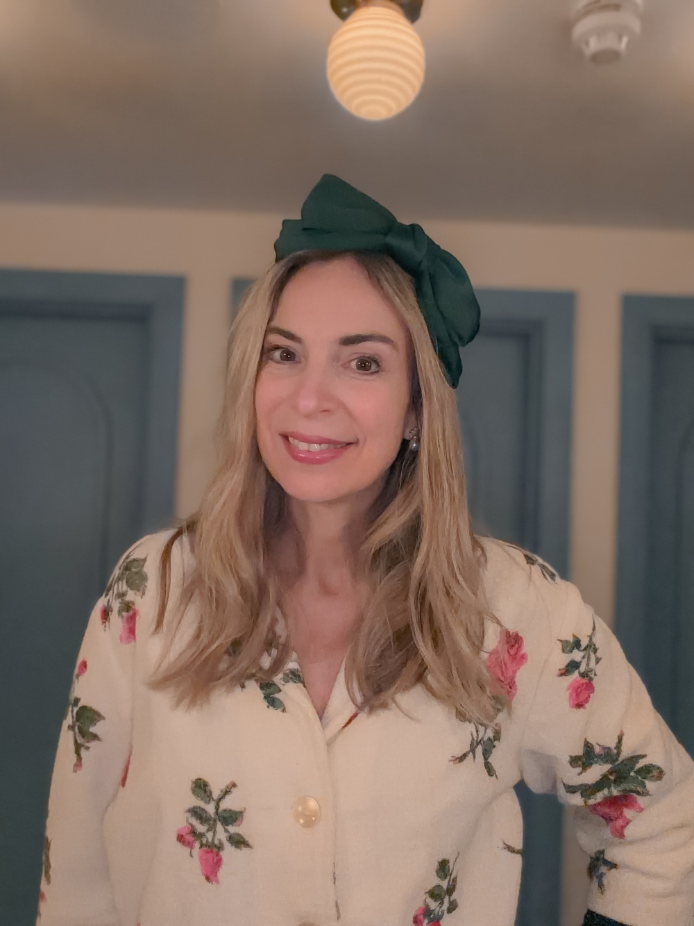 personal style midlife amanda waterstone with green hair bow 