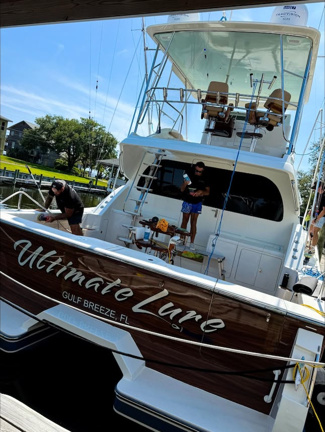High-speed buffing during marine oxidation removal process in Pensacola