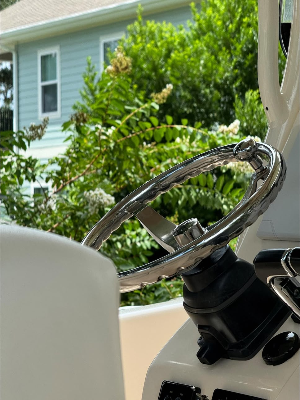 Professional boat oxidation removal service in Gulf Shores, AL