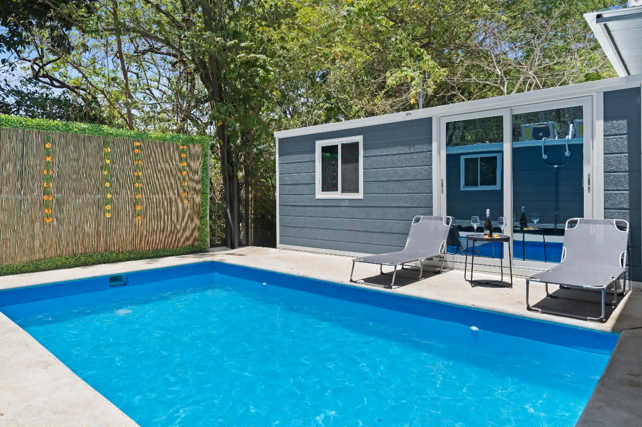 Pool and house at Monkey Houses