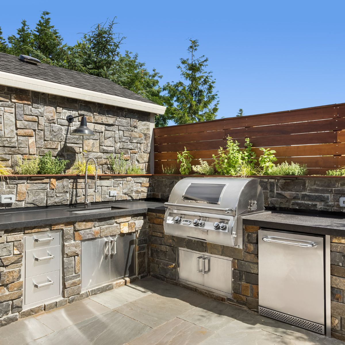 Outdoor Kitchens BBQ Islands