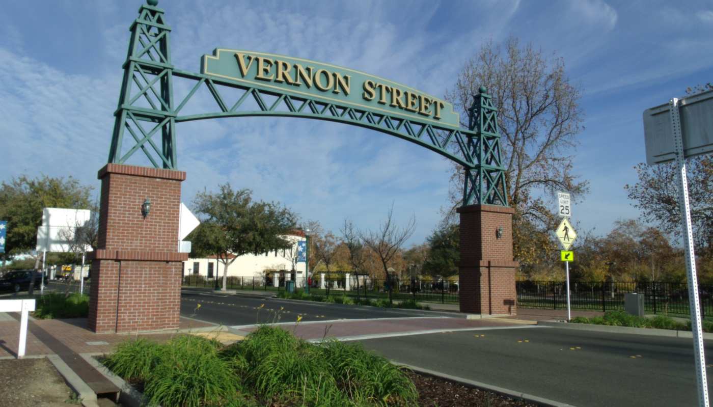 The Vernon Street arch in downtown Roseville