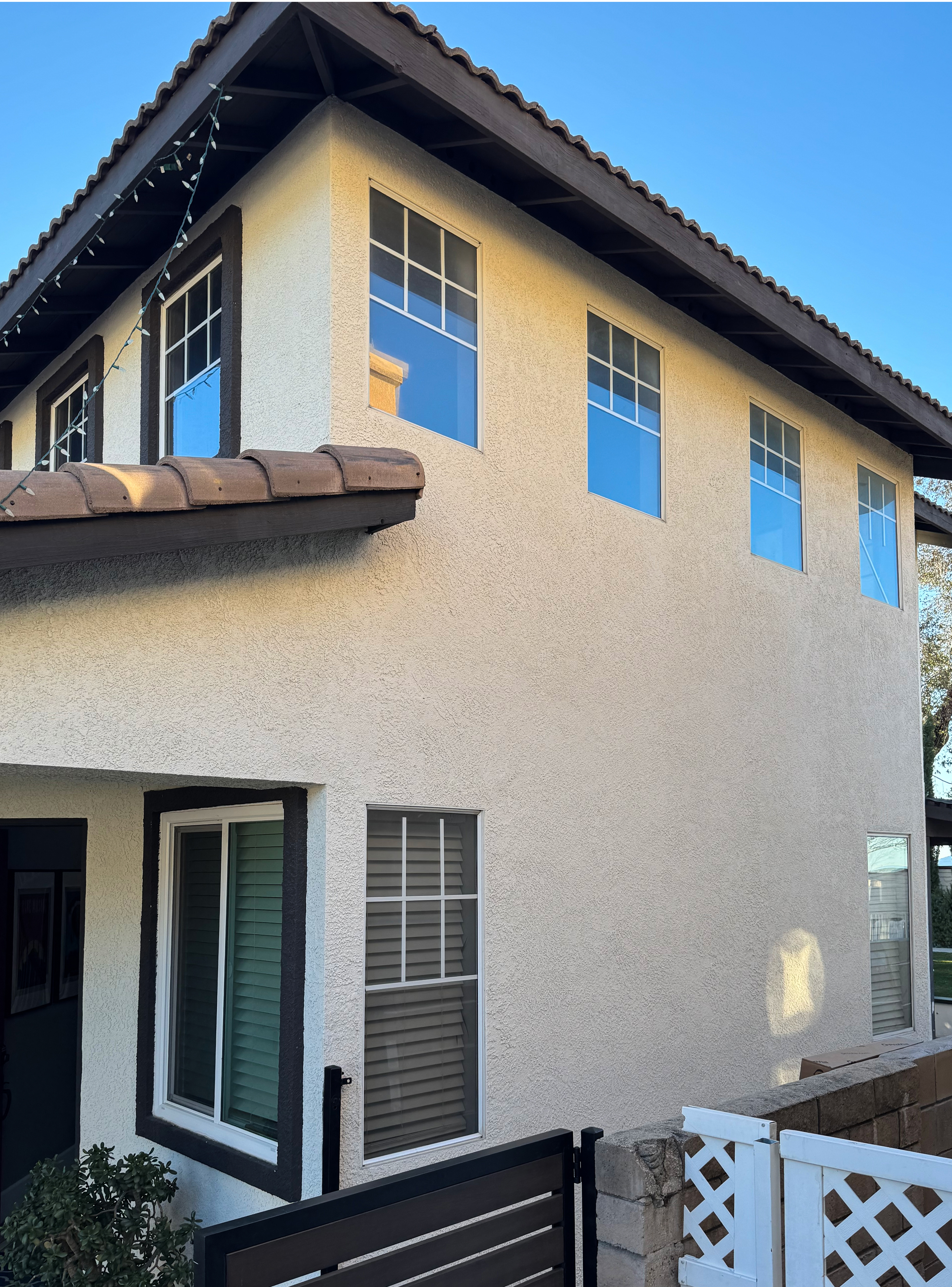 Kauffman · Front corner gable, before