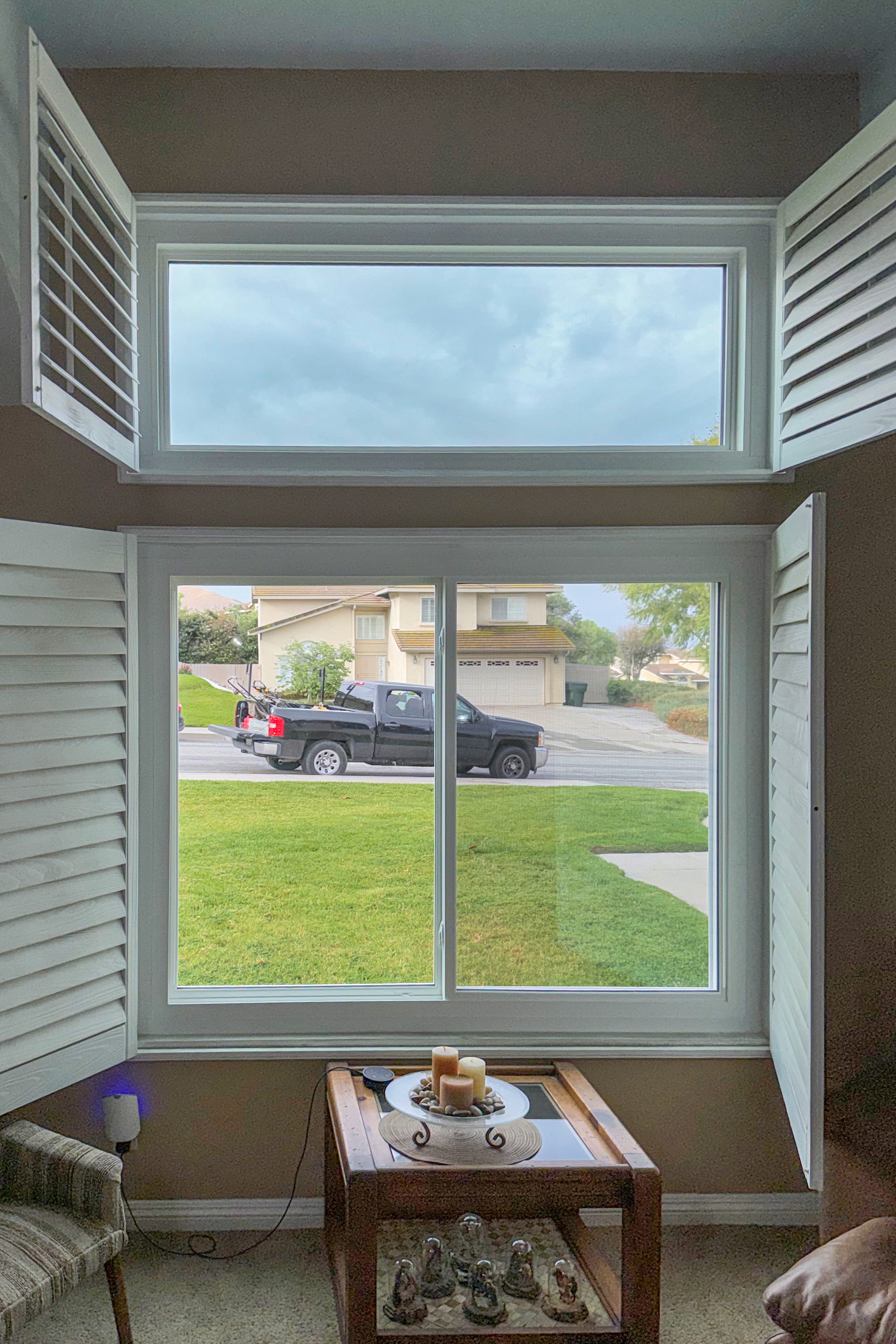 Bailes · Front window, after