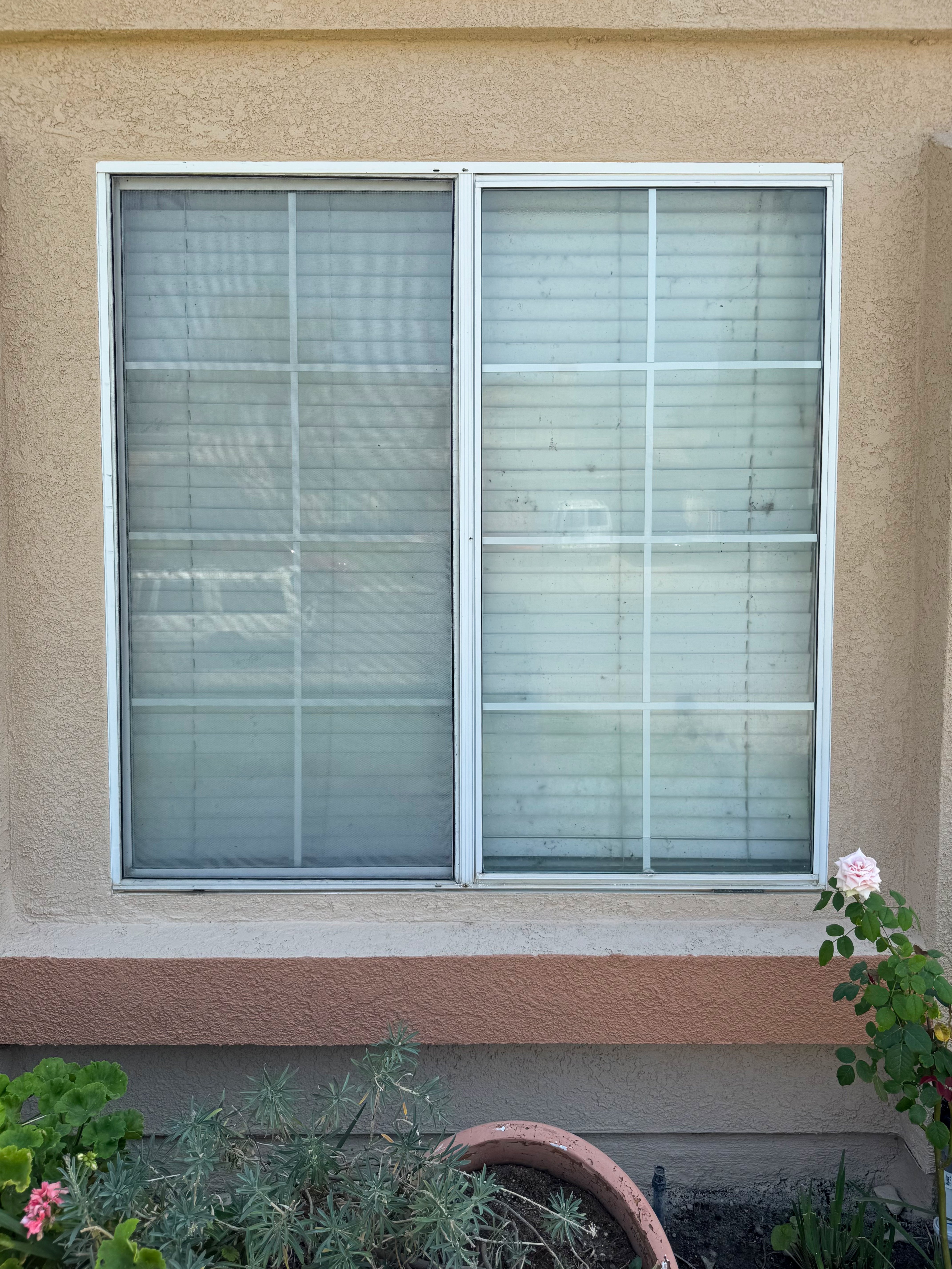 Rennie · Garage slider, before