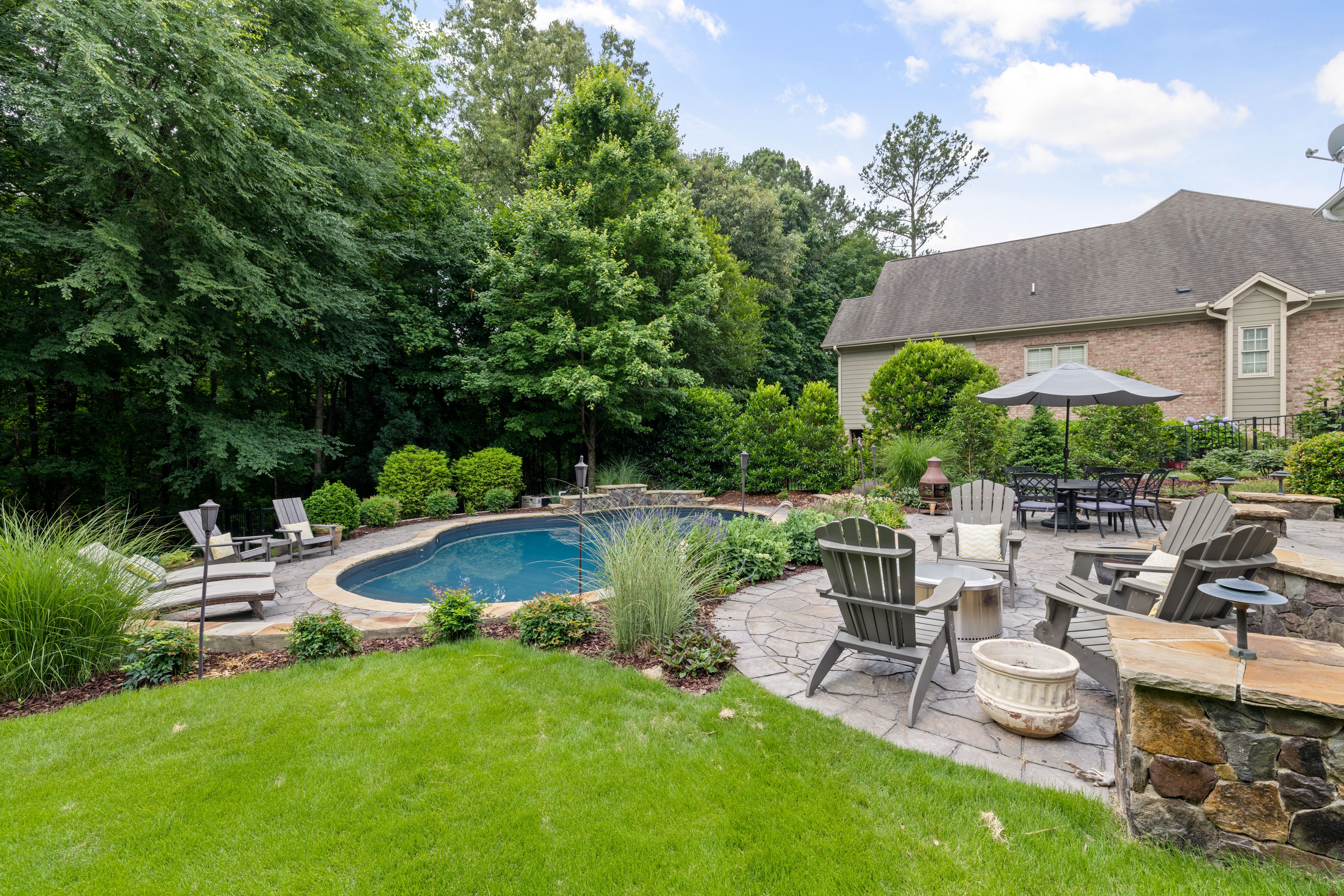 Smart pool automation, modern pool
